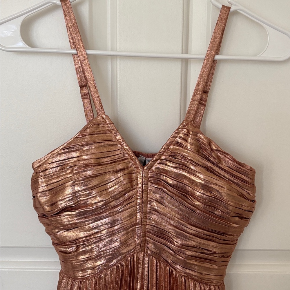 Ever New Jayden Metallic Plisse Pleated Formal Evening Wedding Guest Dress - Picture 5 of 8